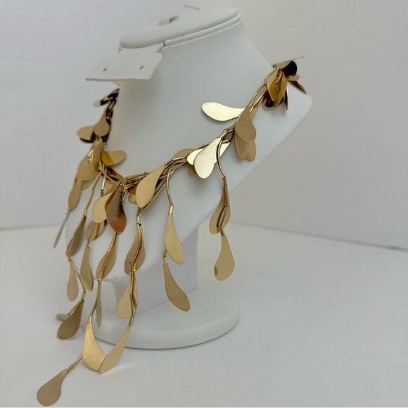 BCBGMAXAZRIA GOLD ELEGANT DROP NECKLACE - Picture 3 of 8